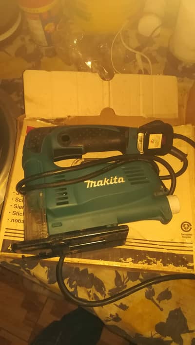 Makita Jigsaw with blades