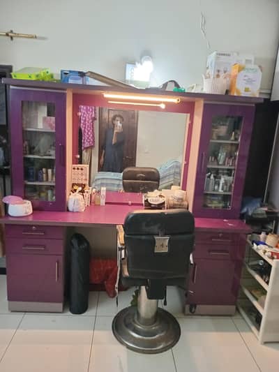 saloon divider new condition for sale
