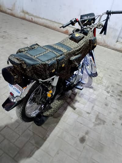 Honda 125 Euro II (2014) Karachi no*0321*288*9915*