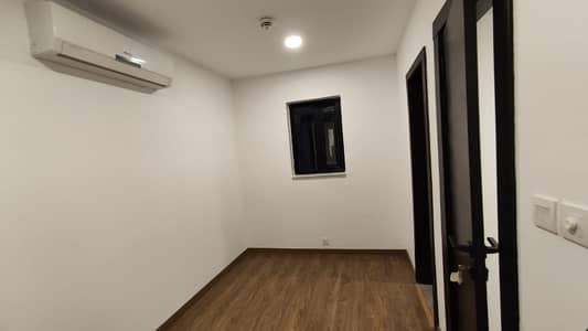 MOST PREMIUM PLACE, PLATINUM BUILDING, CALM STREET SUPER SPACIOUS APARTMENT GULBERG 3 LAHORE