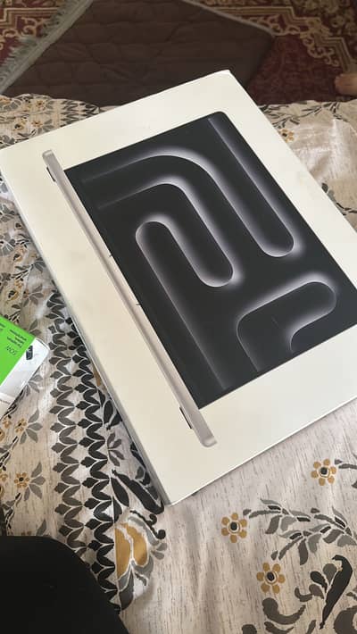 Macbook pro m5 16gb/1tb silver