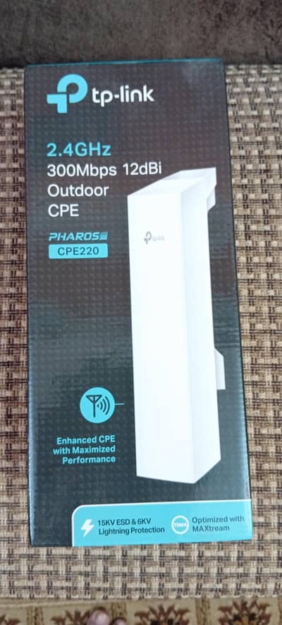 TP-Link CPE220 2.4GHz 300Mbps 12dBi Outdoor CPE.
