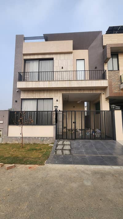 FULLY FURNISHED 05 MARLA ELEGANT AND FULLY MAINTAINED SUPER HOT LOCATED BUNGALOW IS AVAILABLE IN THE BEST BLOCK OF DHA LAHORE.