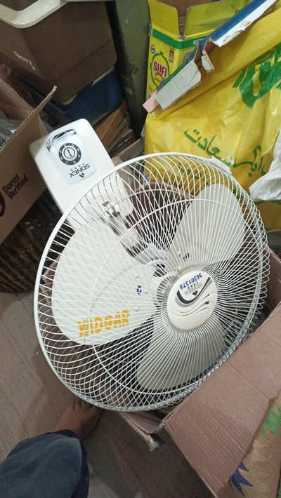 Room  Size bracket l Fan 18inch