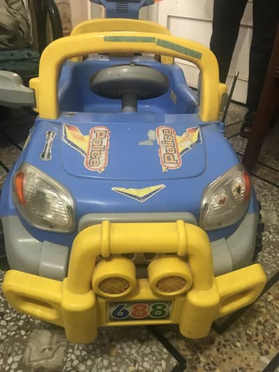 Kids battery operated car in good condition