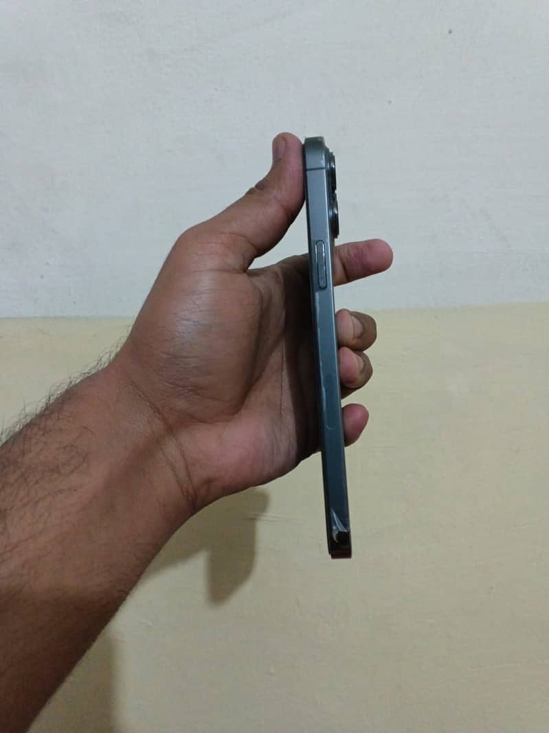 IPhone 13 Pro Max 2