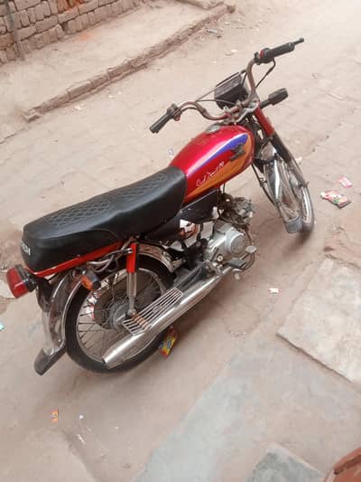 Dhoom 70 cc