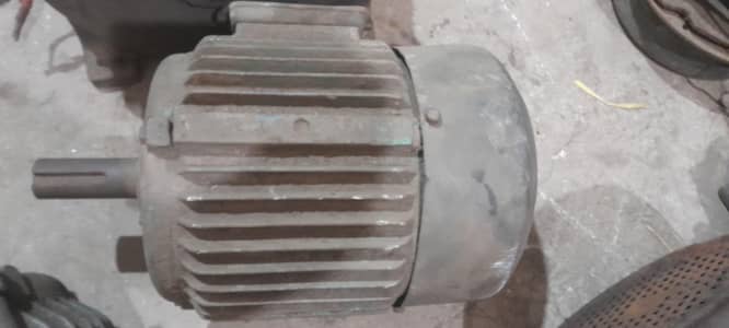 industrial motors different 5 to 10 hors power. running condition.