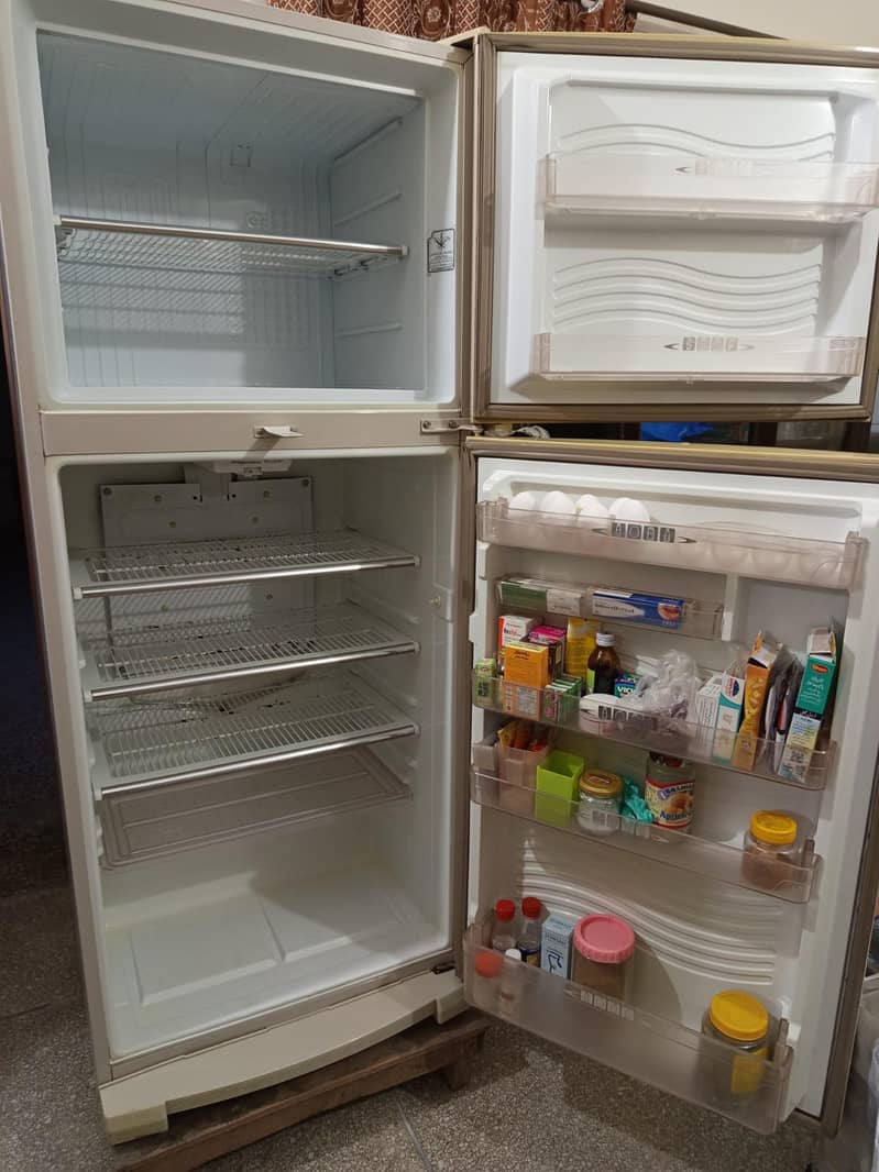 Dawlance  Monogram 2