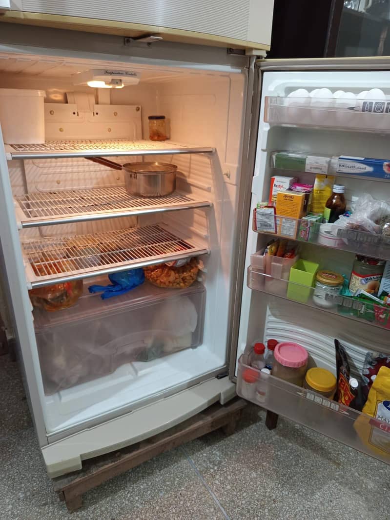 Dawlance  Monogram 7