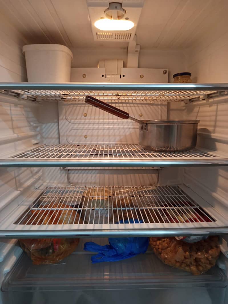 Dawlance  Monogram 8