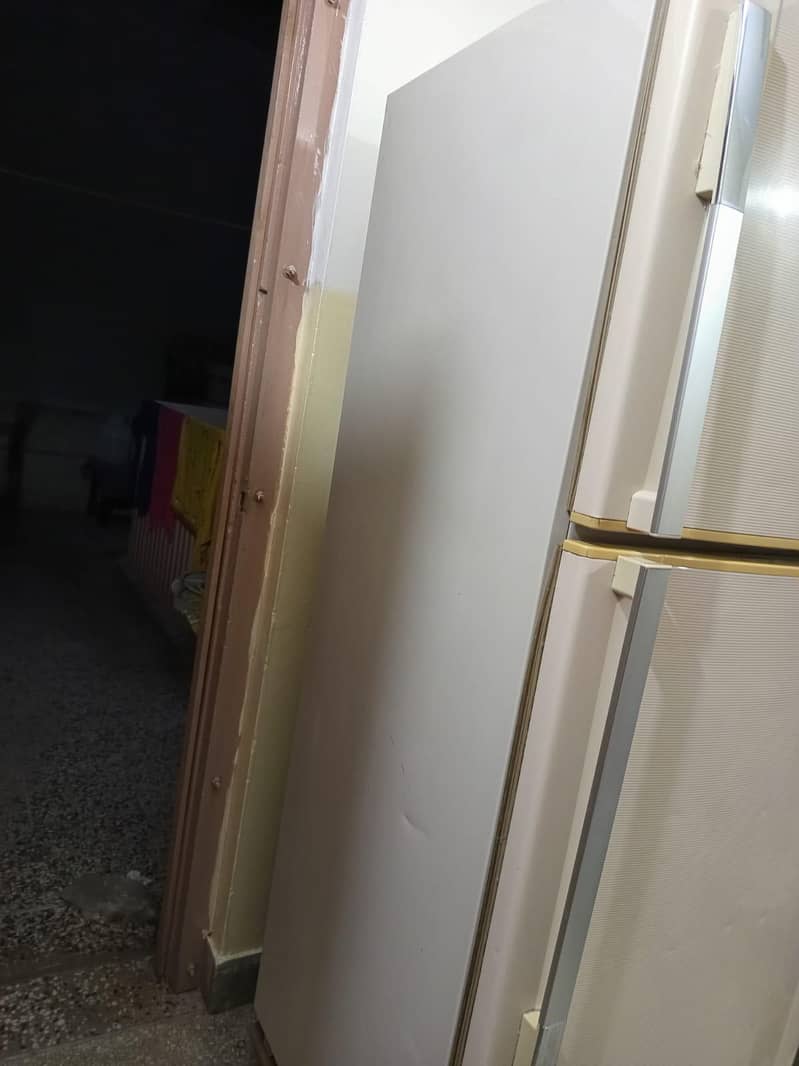 Dawlance  Monogram 10