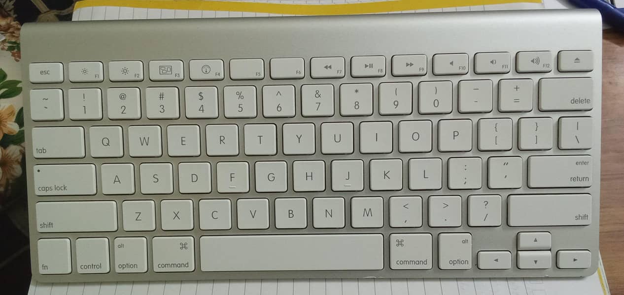 A1314 Bluetooth Keyboard 0