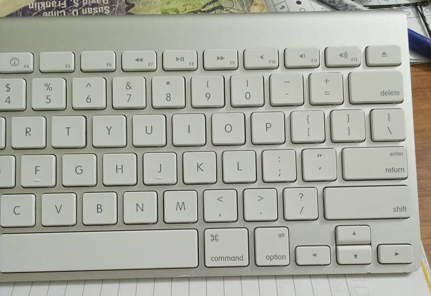 A1314 Bluetooth Keyboard 2
