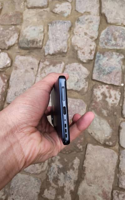 non PTI Moto edge 2024 ka model