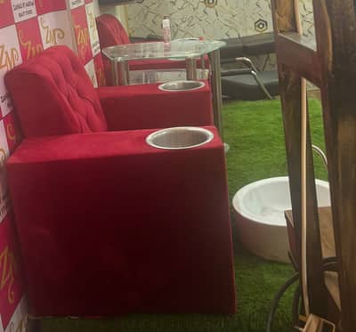 2 padi cure sofas available in new condition