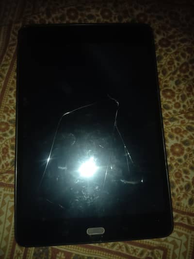 Samsung tablet a 16gb only light glass crack hai