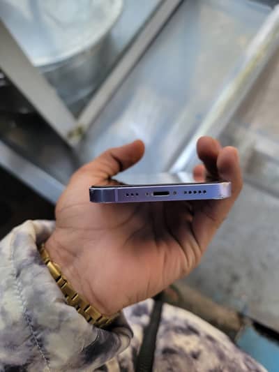 iPhone 12 factory unlock