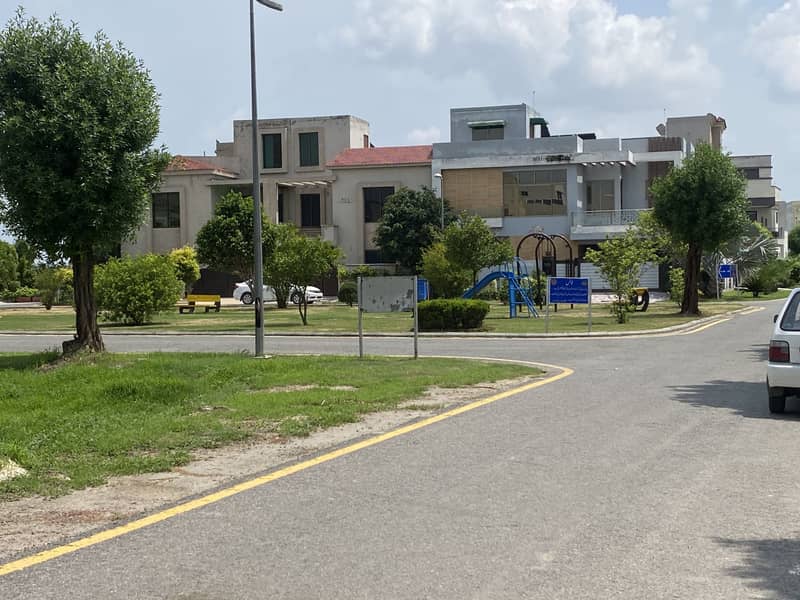 Corner 5 marla plot 1