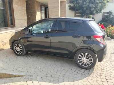 Toyota vitz  model 2011