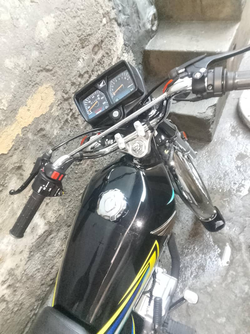 بالکل نیو ہیں چوک مانگا سے علی گڑھ سکول تک بچوں کو لے کر جانے کے لیے ت 10