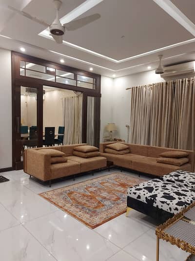 Lower Portion Upper Lock Q Kanal House