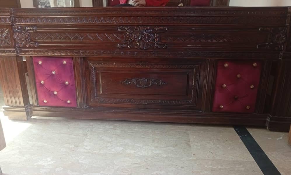 Luxury Sofa & Bed Set – Comfort aur Style ka 7