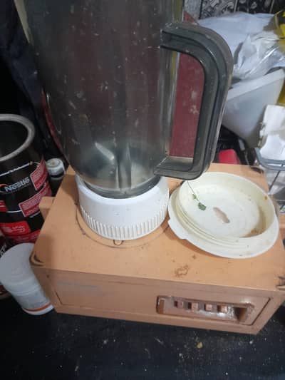 Blender with plastic jag