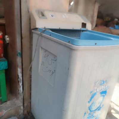 Washing machine for urgently sale.