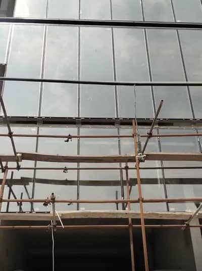 Elite Shopping Destination Building For Rent