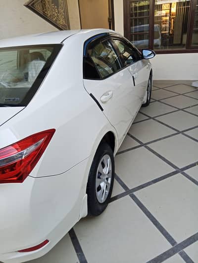 Corolla 2017 xliI  manual bumper to bumper orignal guranted antique