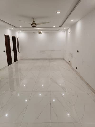 4 Marla Office Available For Rent Good Location Lift Available