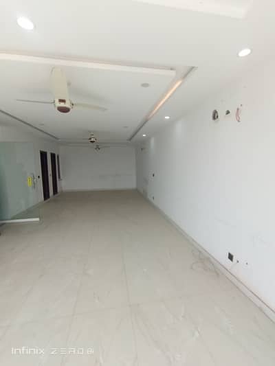 4 Marla Office Available For Rent With Lift