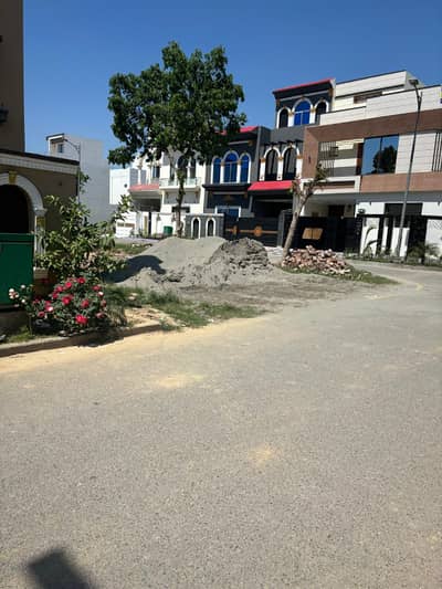 11Marla Residential plot for Sale In New Lahore city