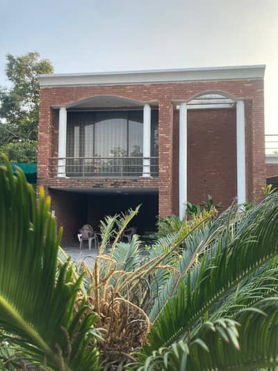 42 Marla Well Maintain House Available For Sale Near Qarshi Park Gulberg Lahore