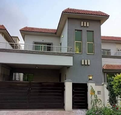 Facing Lak 5 Bed Room House Available For Rent in Askari 11