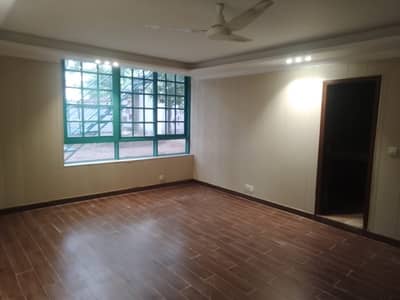 1 Kanal Well Maintain House Available For Sale Near Zakir Tika Cantt Lahore