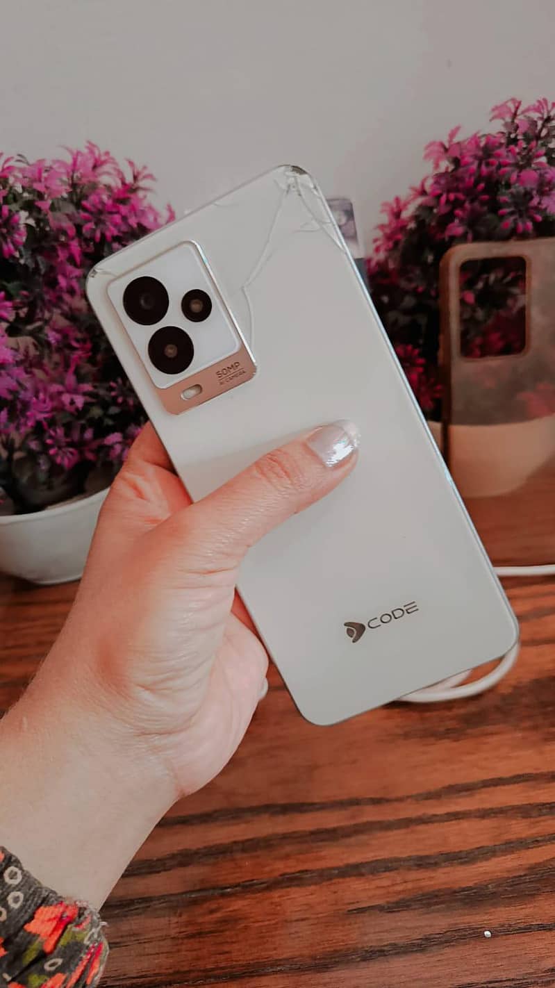 Dcode Bold 3 Pro 8/128 0