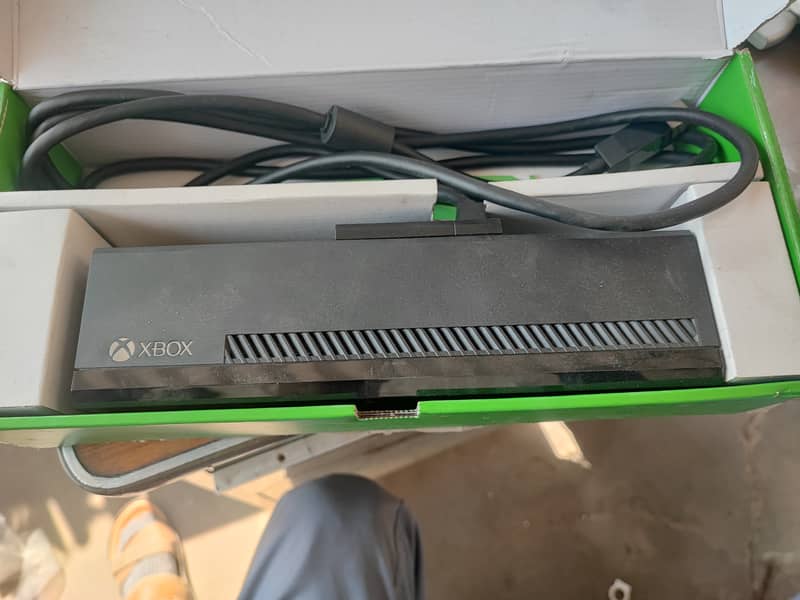 X Box One Kinect Sensor 1