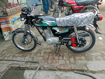 Honda cg 125 2023 neat and clean 0 condition bike family used by