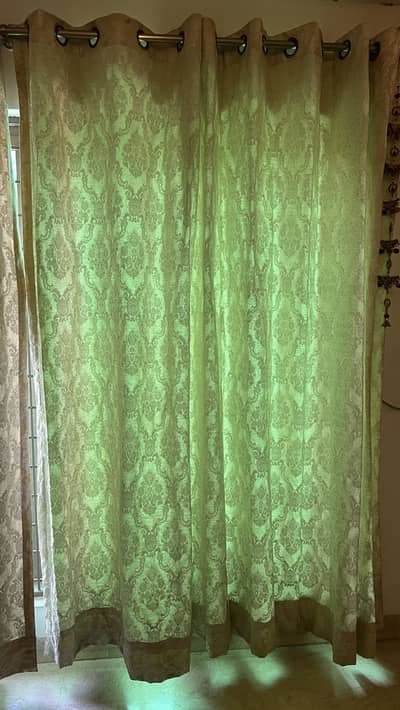 Ten curtains
