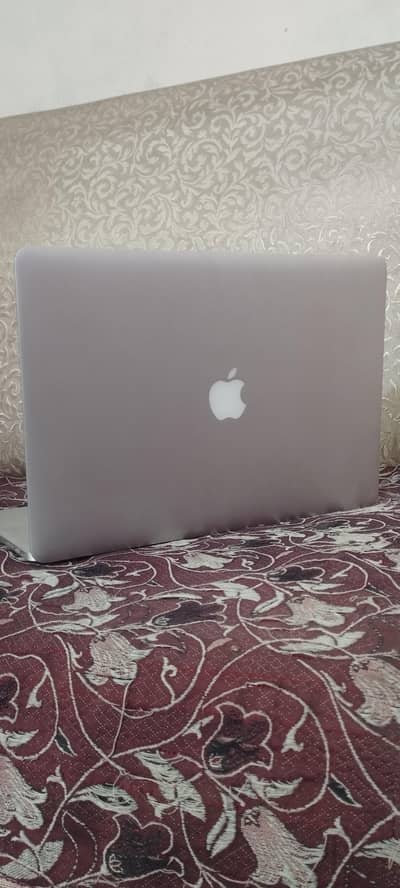 apple MacBook pro core i7  512gb