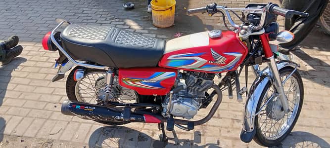 125 2022 model gd condition