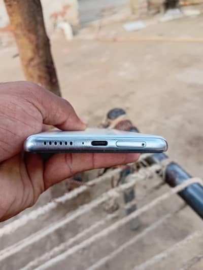 Motorola edge 30 pro snapdragon 8gen1  exchnge possible