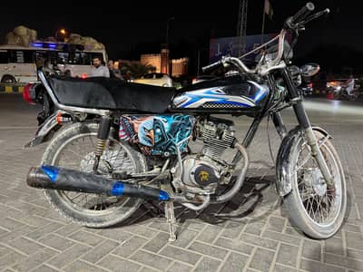 Honda 1987 model hai full tayar bike hai koi Kam Nahin bike me