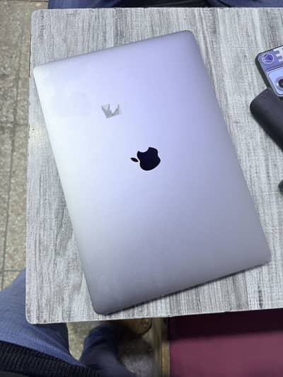 Macbook Pro 2018 15 inch | 16Gb 512Gb 4Gb graphics card | Macbook pro