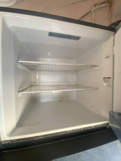 gree fridge full size