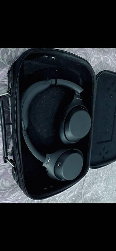 XM4 sony headphones