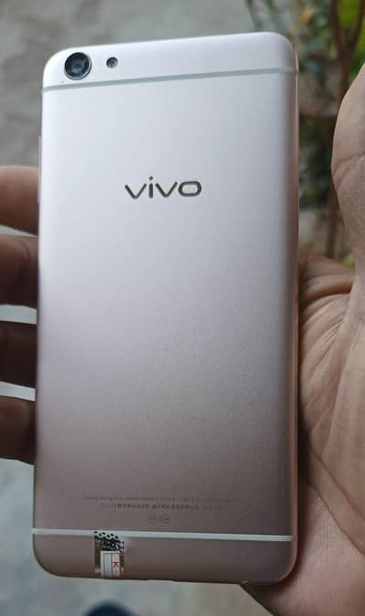 Vivo X7 Dual Sim   4 GB Ram | 128 GB Rom. . FingerPrint Sensor