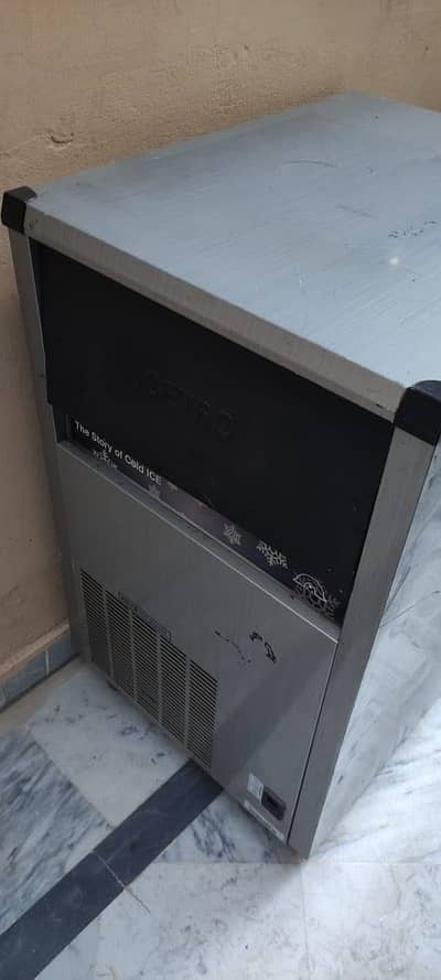 Icetro Ice Maker – 40 Liter | Lightly Used (3–4 Months)
